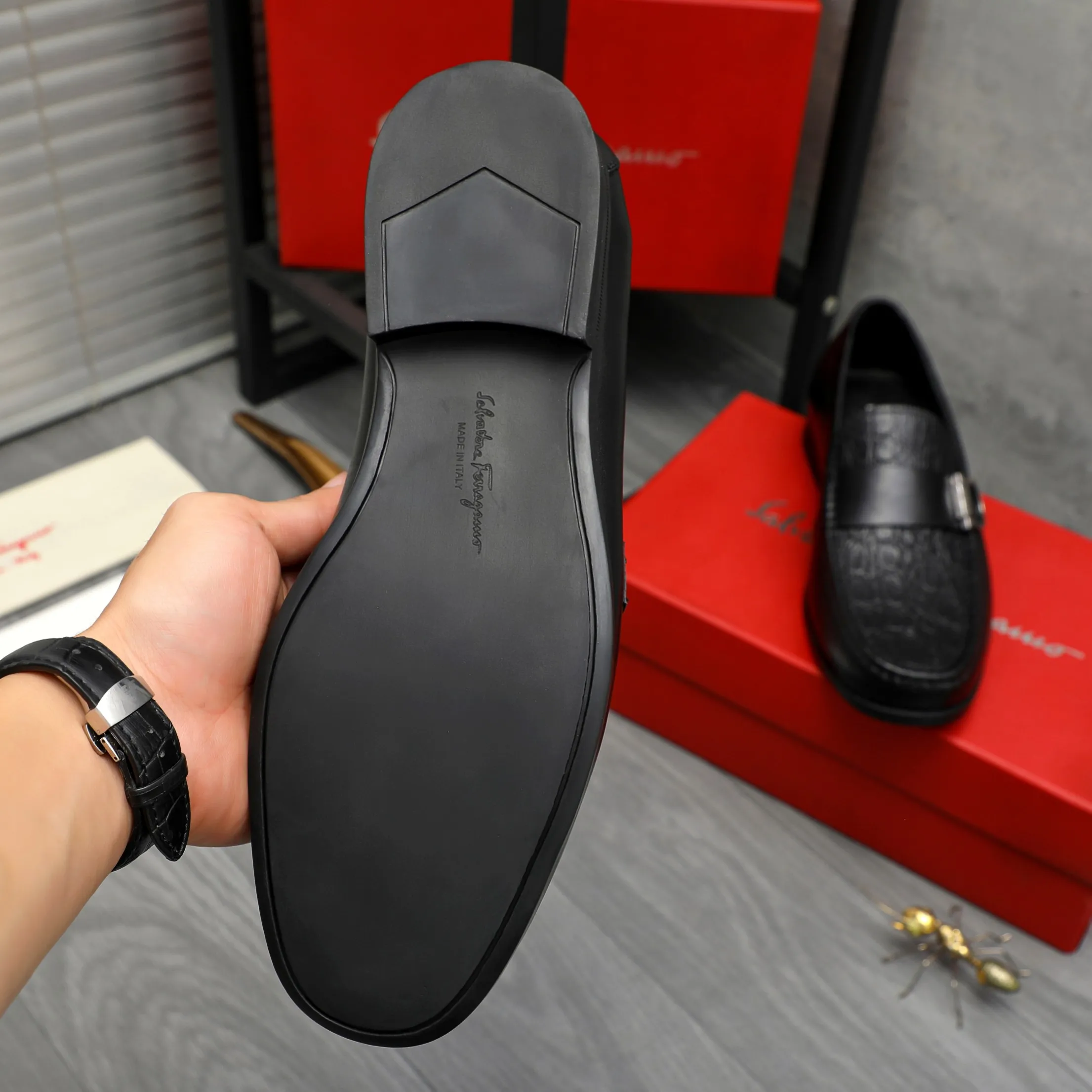 Men's shoes 💰p460 Product trademark: Ferragamo " Ferragamo ] Business slip-on leather shoes Regular size: 38-45 Product material: Selected stone grain cowhide upper, cowhide lining, original rubber outsole